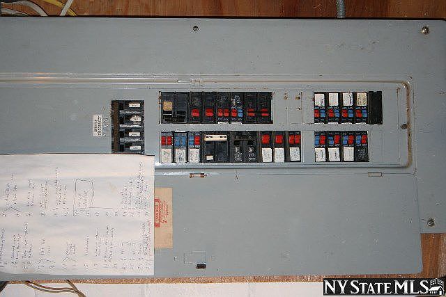 2nd image of 19 Morris St
