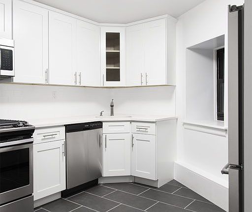 4th image of 248 W 16th St #Lg