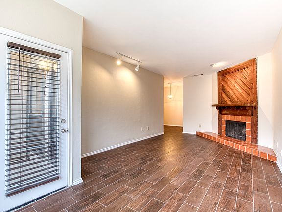 3rd image of 9600 Royal Ln #302