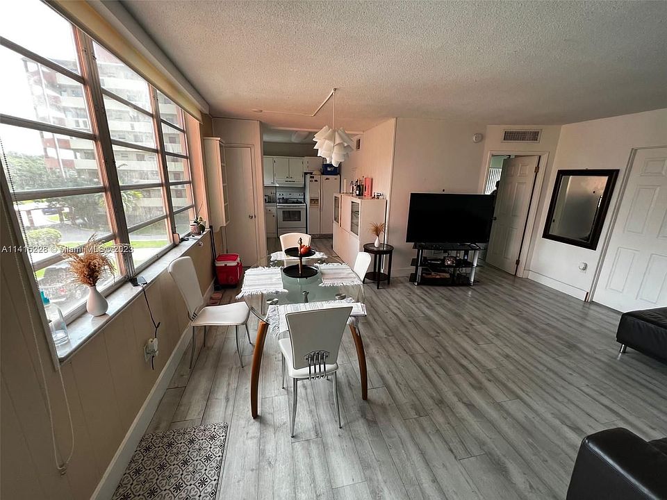 1st image of 1700 NE 191st St APT 300