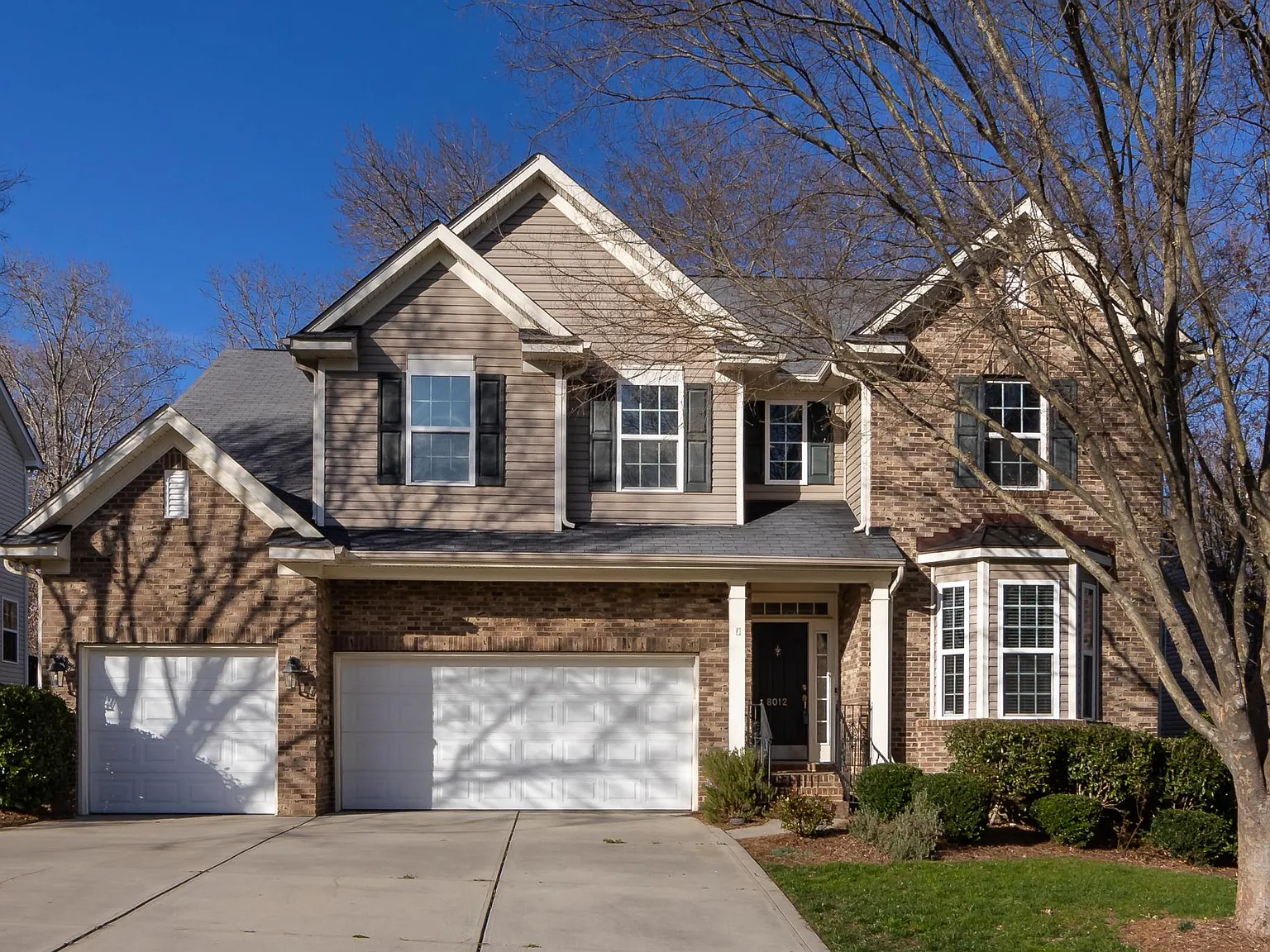 5 bed, 3505 sqft, $3,680 — Photo 1