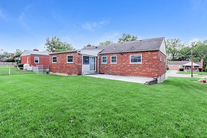 1104 Archland Dr — Photo 10
