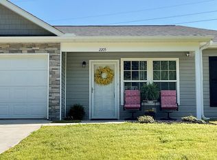 2205 Cambridge Ave E, Greenwood, SC 29646