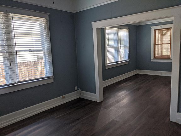 4th image of 1004 Laurel Ave