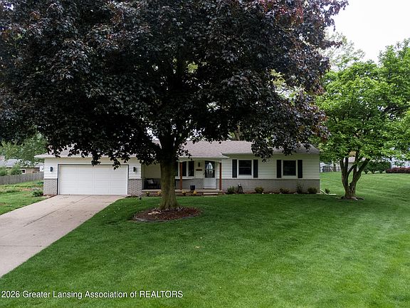 3rd image of 15100 Glencrest Dr