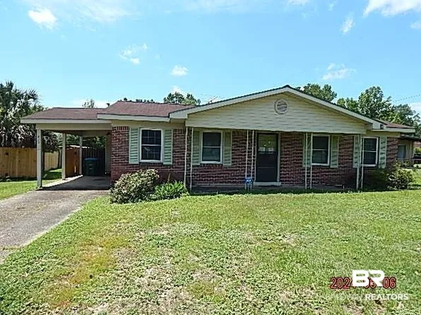 420 Holt St, Flomaton, AL 36441