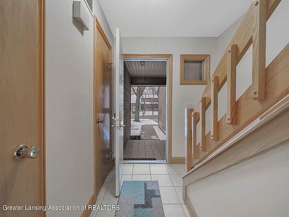 3rd image of 2016 Provincial House Dr #11