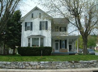 202 N Charlotte St, Manheim, PA 17545
