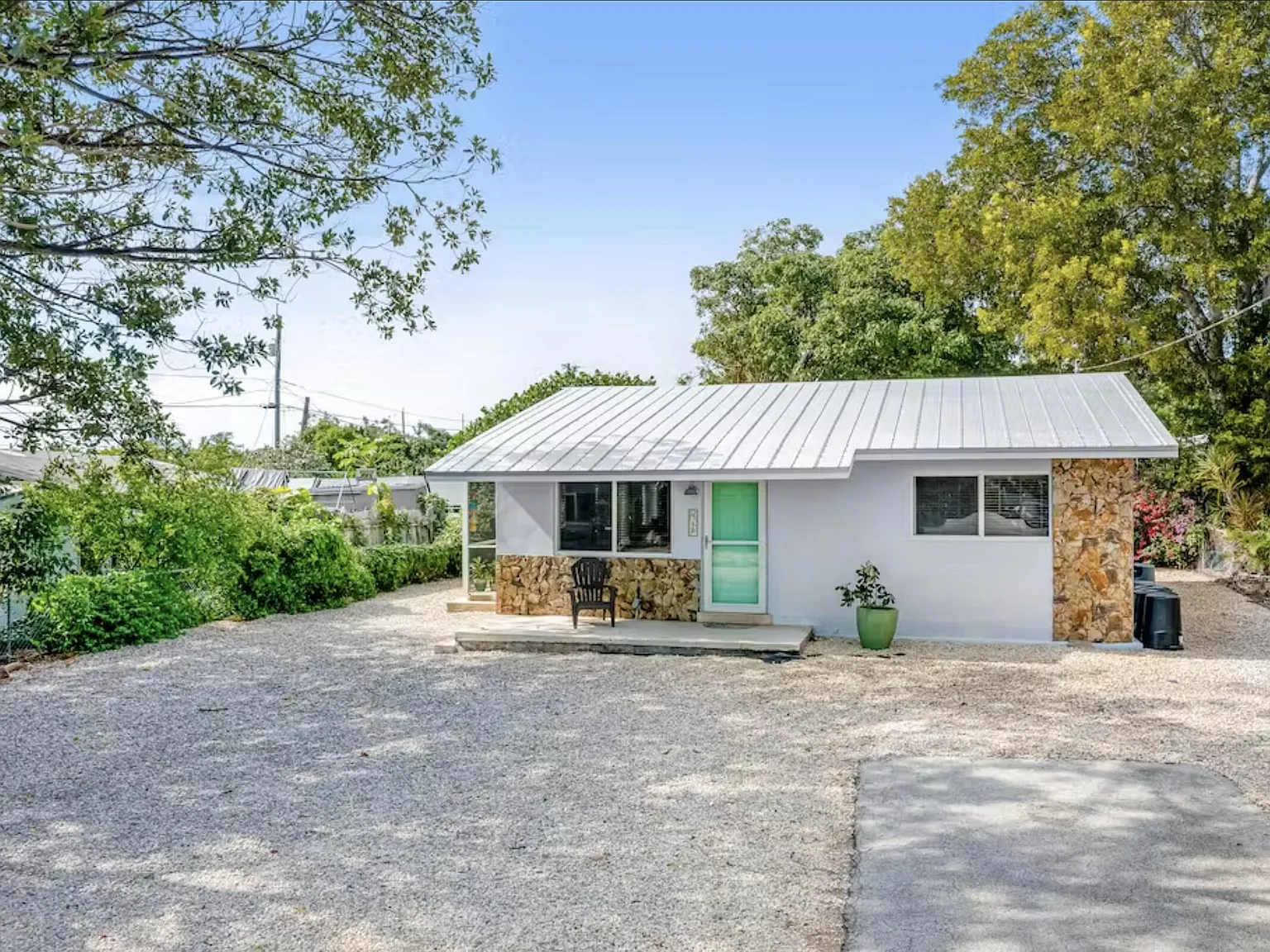 2 bed, 1.0 bath, $3,100 — Photo 2