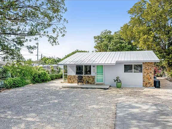 2nd image of 18 Drury Dr