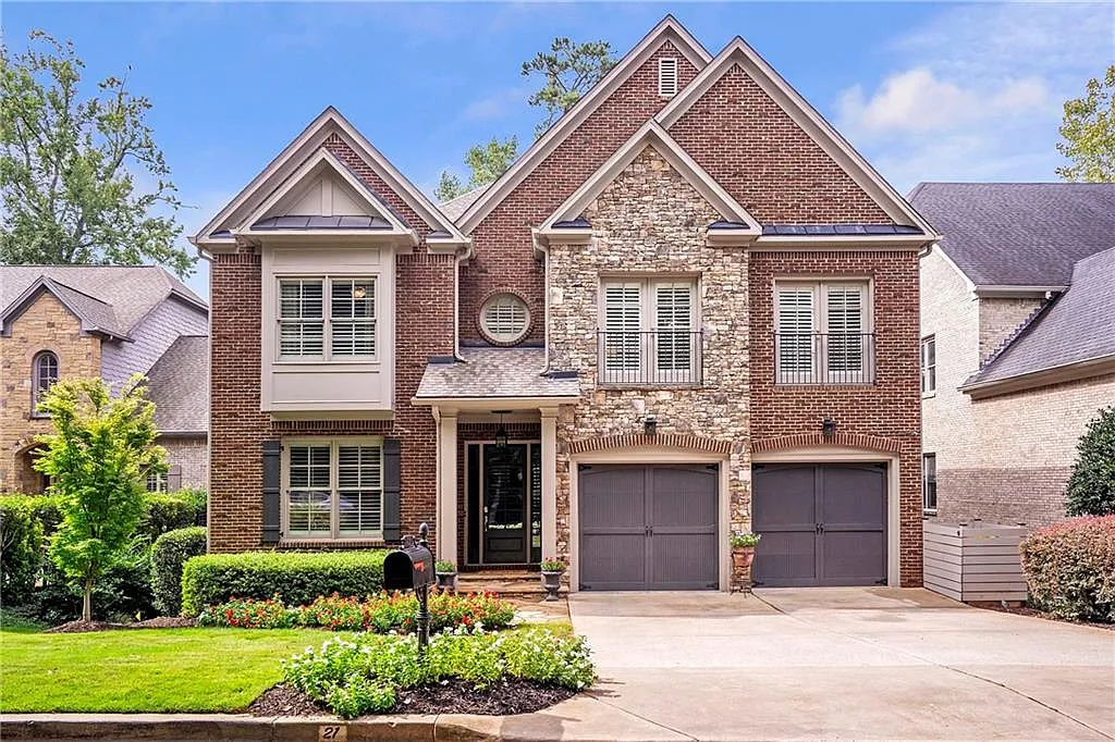 21 Cliftwood Dr NE photo 1