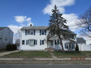 43 Eisenhower Dr, Sayreville, NJ