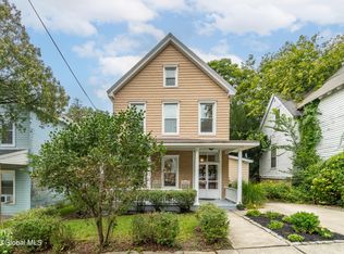 121 Maple Ave, Troy, NY 12180