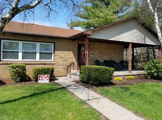 100 Elizabeth St, Dunmore, PA 18512