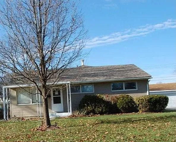 1041 Wiltshire Rd photo 1