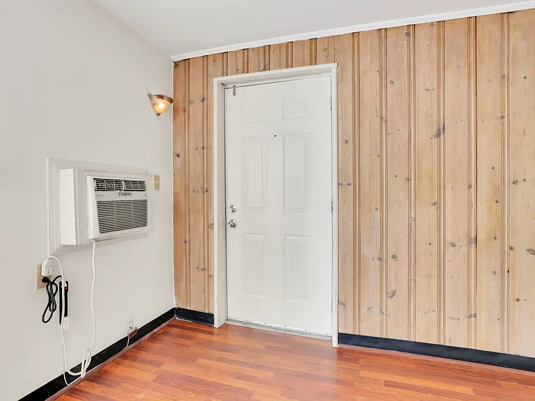 27 W 8th Ave #H — Photo 8