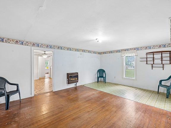 4th image of 38 Holland Rd
