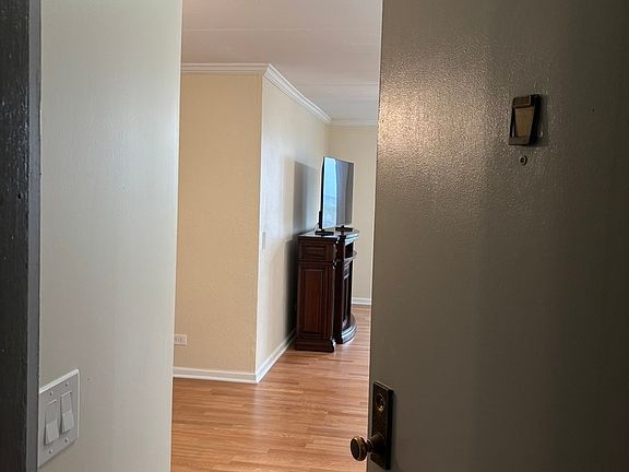 3rd image of 1 Renaissance Pl Unit 912