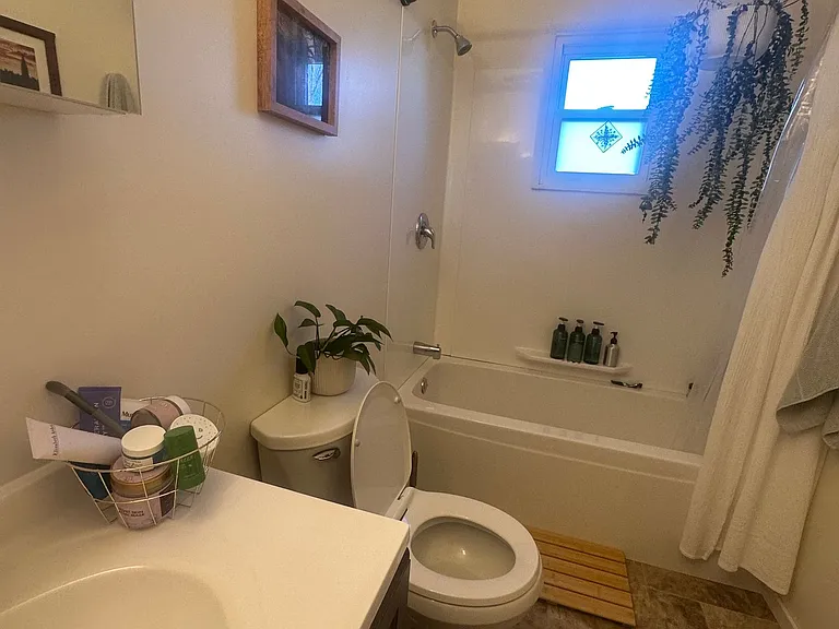 712 E Roanoke St #1 — Photo 9