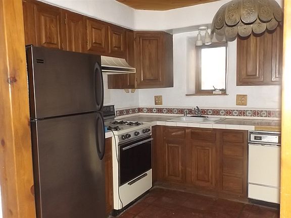 5th image of 126 Montano Ln