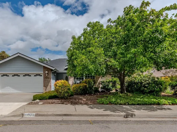 1078 Oak Knoll Dr, Ashland, OR 97520