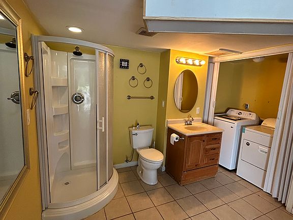 2nd image of 5565 Hillcrest Dr #2