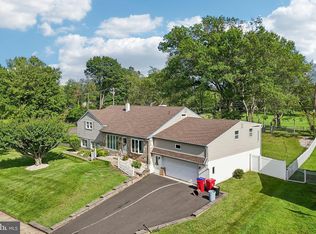 865 Worthington Dr, Warminster, PA 18974