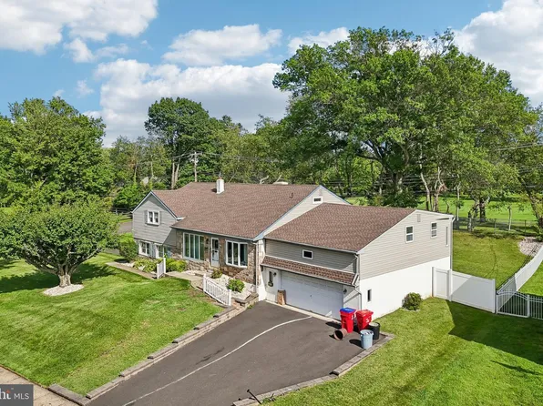 865 Worthington Dr, Warminster, PA 18974