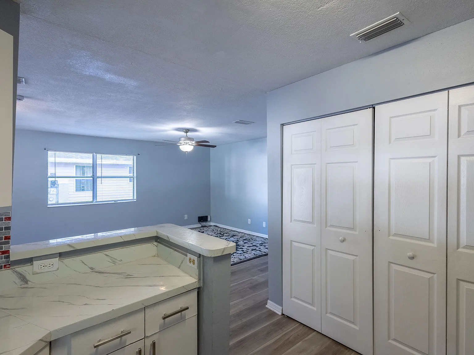 3 bed, 1050 sqft, $1,850 — Photo 4