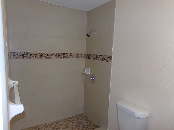 5th image of 1112 Sunshine Way SW