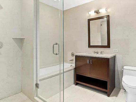3rd image of 100 Riverside Blvd APT 8B