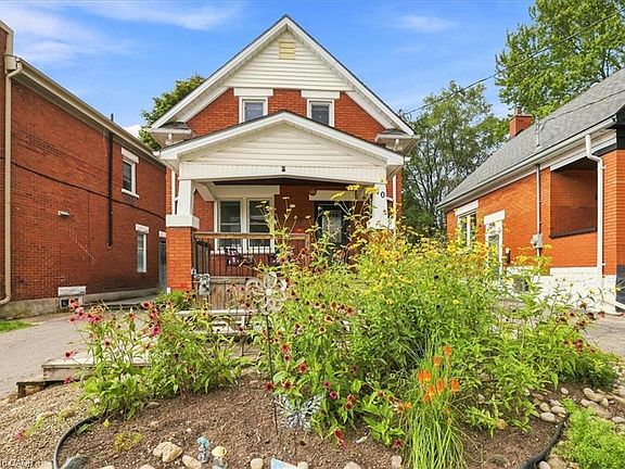 2nd image of 40 Guelph St