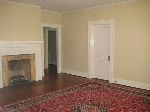 3rd image of 463 S Fairview Avenue Ext