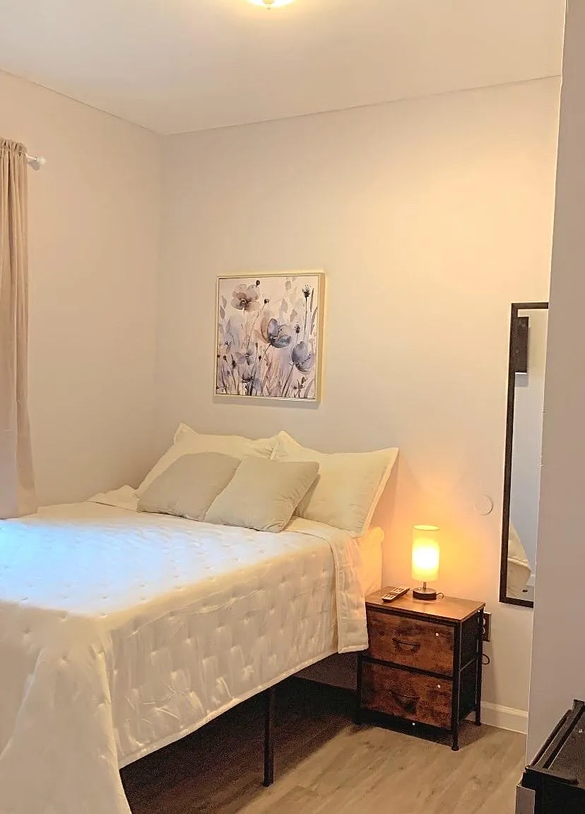 4 bed, 1.0 bath, 1014 sqft, $910 — Photo 2