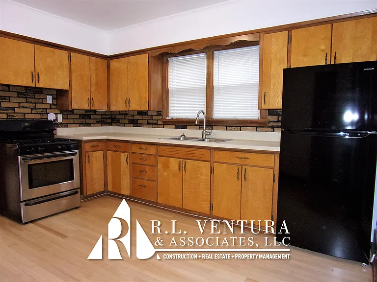 2418 Lasalle St #1/2 — Photo 6