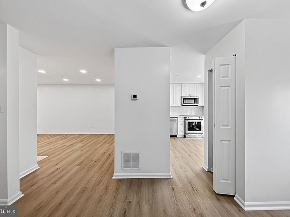 4th image of 4123 Weeping Willow Ct