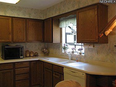 4th image of 225 Westwind Dr