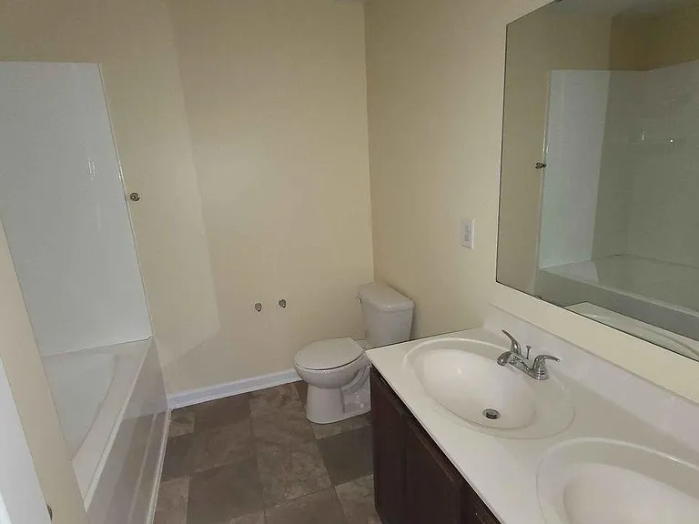 933 Capetown Ln — Photo 14