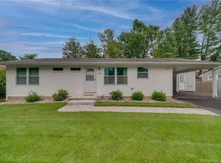 682 Trout Brook Dr, West Hartford, CT 06119