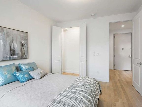 2nd image of 1894 Pacific St APT 3