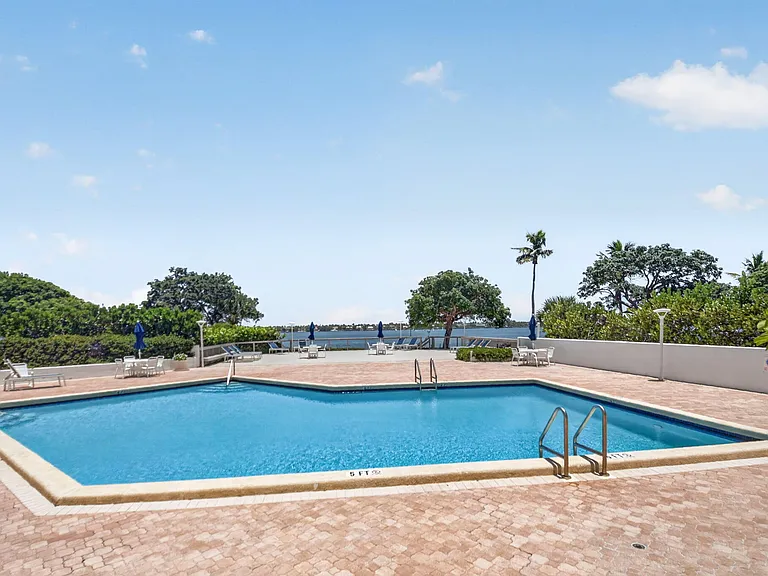 5600 N Flagler Dr #207 — Photo 28