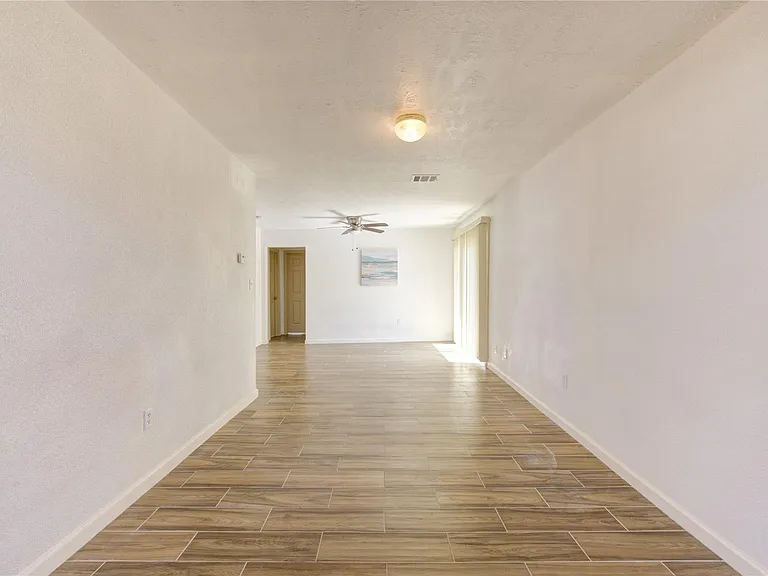 4403 Willow Beach Dr — Photo 8