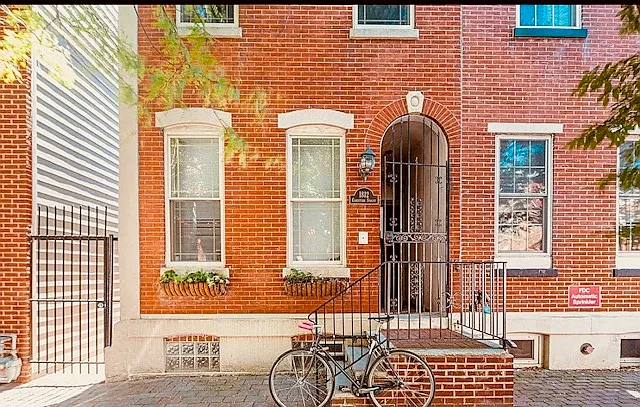 1812 Christian St #1F — Photo 7