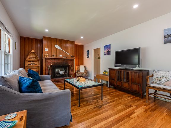 5th image of 3 Marthas Ln