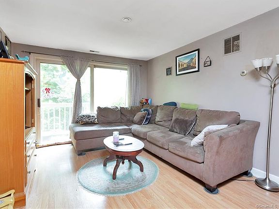 4th image of 980 Lindley St #307G