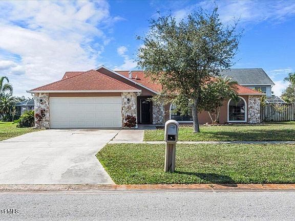 3rd image of 1884 Crane Creek Blvd