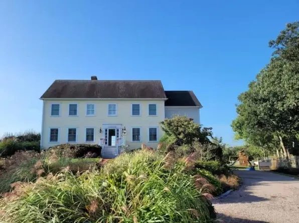 0 Undisclosed, South Dartmouth, MA 02748