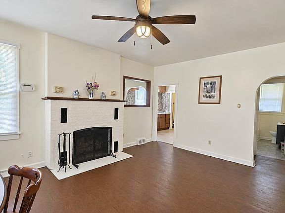 4th image of 3666 Van Buren St