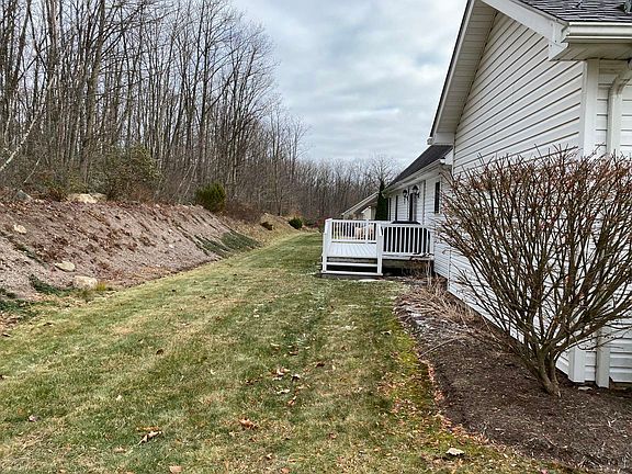 3rd image of 656 W Oak Ln
