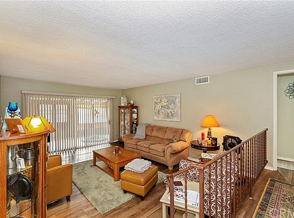 5th image of 2290 Glencoe Way